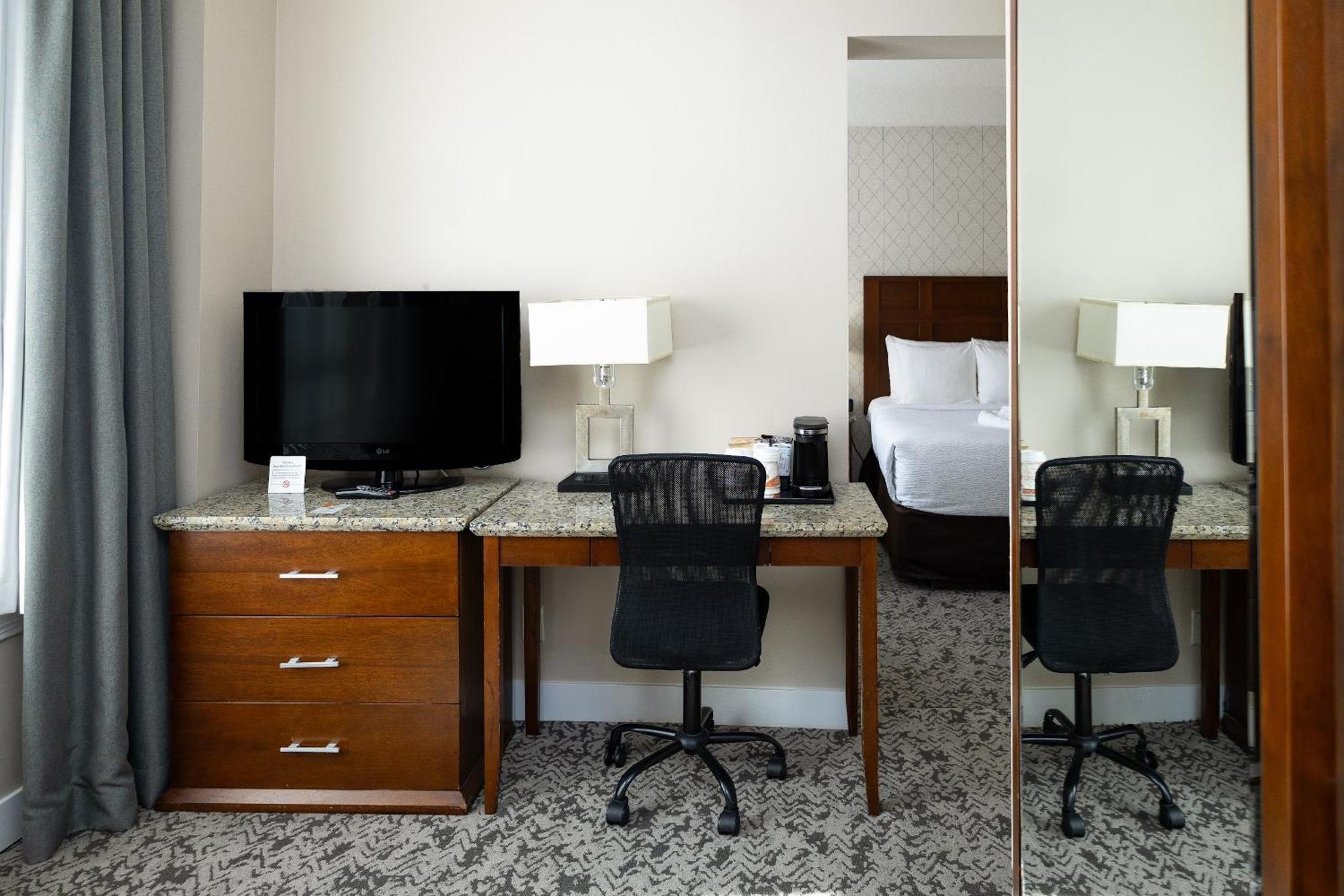 Quality Inn & Suites (Adults Only) Vancouver Kültér fotó